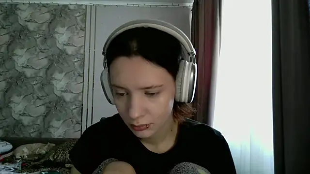 Snapshot of LxayBloom chatting on February 22, 2026, 9:44 am LxayBloom online show from February 22, 2026, 9:44 am