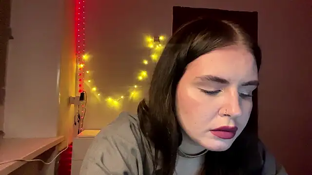 Snapshot of FerniQuam chatting on January 5, 2026, 8:12 pm FerniQuam online show from January 5, 2026, 8:12 pm