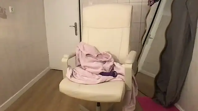 Snapshot of Babypinypon chatting on January 18, 2026, 11:52 pm Babypinypon online show from January 18, 2026, 11:52 pm