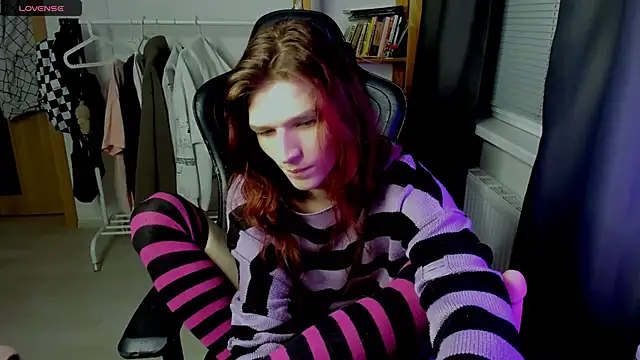 Snapshot of iceseeker2 chatting on April 15, 2026, 11:27 pm iceseeker2 online show from April 15, 2026, 11:27 pm