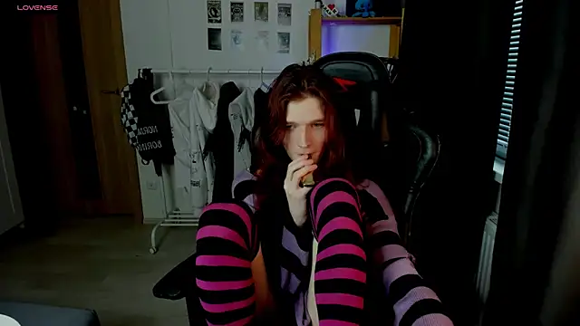 Snapshot of iceseeker2 chatting on April 4, 2026, 5:58 am iceseeker2 online show from April 4, 2026, 5:58 am