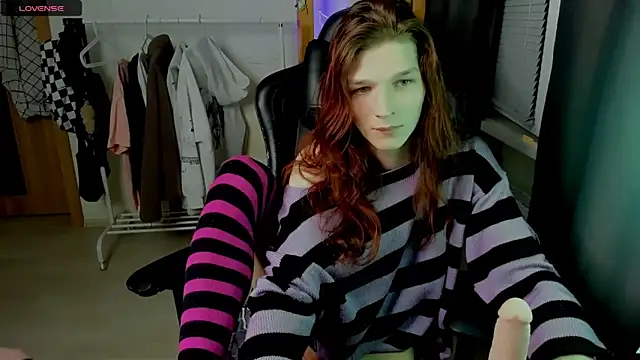 Snapshot of iceseeker2 chatting on April 15, 2026, 7:18 pm iceseeker2 online show from April 15, 2026, 7:18 pm