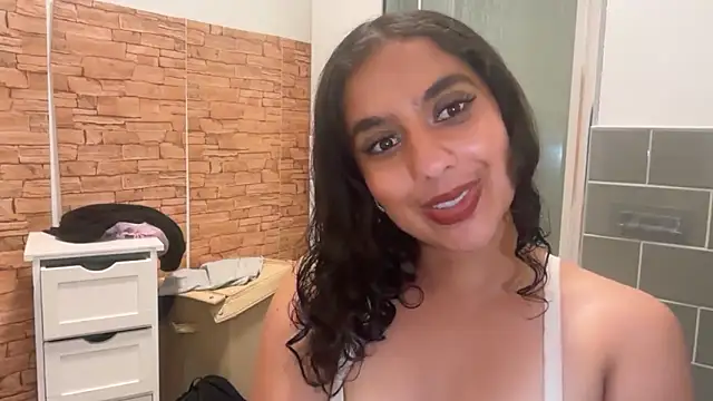 fayfay21xh online show from May 4, 2026, 10:01 pm