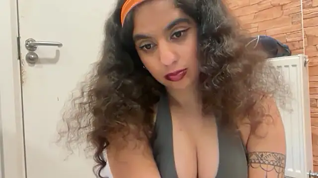 Snapshot of fayfay21@xh chatting on February 28, 2026, 6:51 pm fayfay21xh online show from February 28, 2026, 6:51 pm