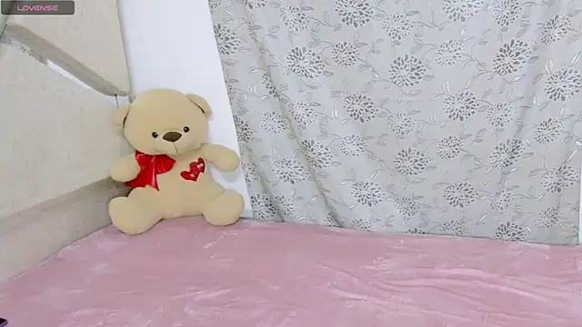 Snapshot of bamby_kittyy chatting on January 8, 2026, 2:06 am bamby kittyy online show from January 8, 2026, 2:06 am