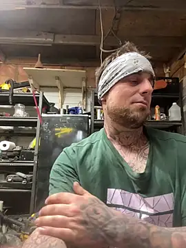 WIDBIGWHITECOCK online show from April 6, 2026, 3:13 am