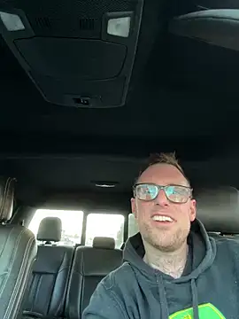 WIDBIGWHITECOCK online show from February 19, 2026, 9:56 pm