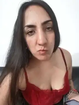 Snapshot of Milenamoon22 chatting on January 12, 2026, 5:03 am Milenamoon22 online show from January 12, 2026, 5:03 am