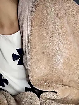 yumyum112 online show from January 13, 2026, 12:31 pm