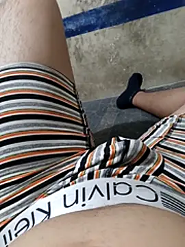 paladito01 online show from April 12, 2026, 11:41 pm