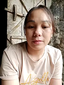 vanvan005 online show from April 16, 2026, 2:56 am