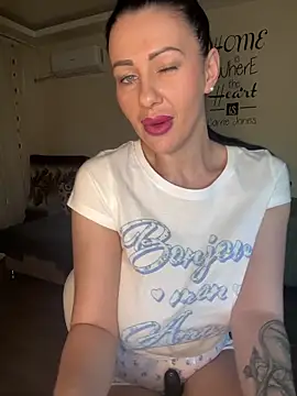 IRISWHITE17 online show from March 10, 2026, 6:28 am