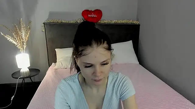 Snapshot of SkinyJoys chatting on February 21, 2026, 2:02 am SkinyJoys online show from February 21, 2026, 2:02 am