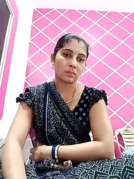 Snapshot of Hot_ree85 chatting on February 13, 2026, 5:40 am Hot ree85 online show from February 13, 2026, 5:40 am