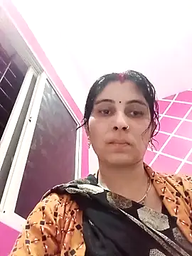 Snapshot of Hot_ree85 chatting on February 16, 2026, 5:39 am Hot ree85 online show from February 16, 2026, 5:39 am