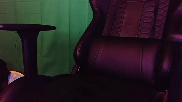 BotanicEntry1 online show from April 30, 2026, 2:18 am