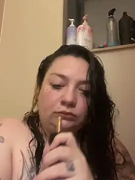 tattedma013 online show from January 6, 2026, 11:53 pm