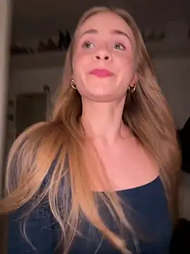 Sunny Eve online show from April 1, 2026, 8:17 pm