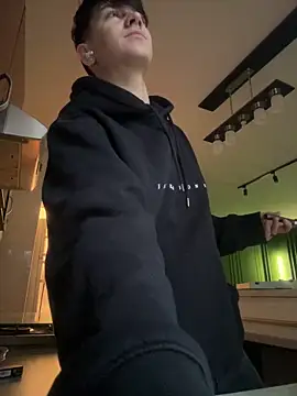 Snapshot of ravenryx chatting on February 21, 2026, 3:47 pm ravenryx online show from February 21, 2026, 3:47 pm