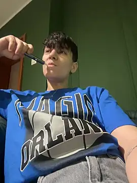 Snapshot of ravenryx chatting on February 28, 2026, 4:39 pm ravenryx online show from February 28, 2026, 4:39 pm