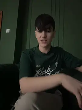 Snapshot of ravenryx chatting on February 18, 2026, 4:03 pm ravenryx online show from February 18, 2026, 4:03 pm