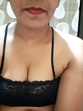 MILFybar online show from April 6, 2026, 5:14 pm