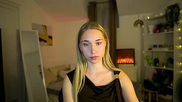 MilaBunny2000 online show from January 15, 2026, 2:20 pm