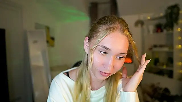 MilaBunny2000 online show from January 8, 2026, 11:49 am