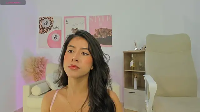 Sussan Monroe online show from April 18, 2026, 9:22 am