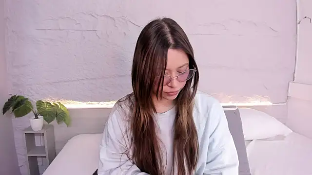 lanna 18  online show from March 25, 2026, 11:53 am