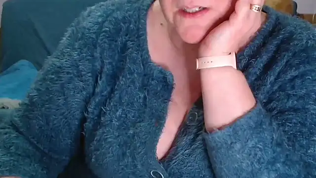 xmyriamx online show from April 25, 2026, 8:17 am