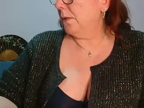 xmyriamx online show from April 4, 2026, 8:43 am