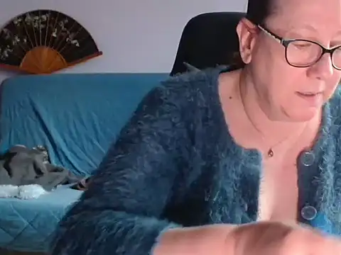 xmyriamx online show from March 14, 2026, 10:43 am