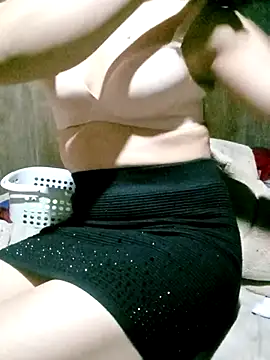 Snapshot of him220 chatting on February 3, 2026, 6:40 am him220 online show from February 3, 2026, 6:40 am