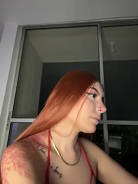 alesziarose  online show from February 13, 2026, 11:49 pm