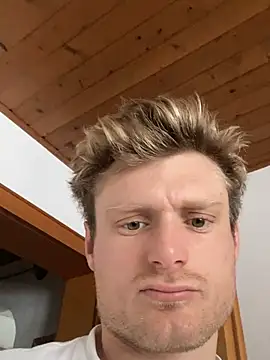 Snapshot of Fitlover1994 chatting on January 11, 2026, 8:43 am Fitlover1994 online show from January 11, 2026, 8:43 am