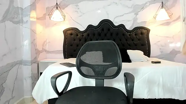 Vanessa 2110 online show from January 9, 2026, 7:10 pm