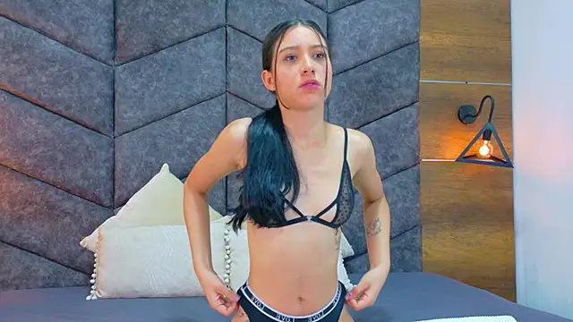 AmberStonne   online show from February 13, 2026, 2:55 am