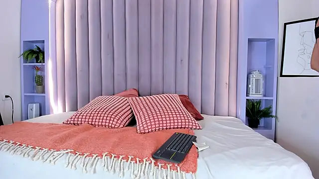 AmberStonne   online show from February 3, 2026, 2:53 am