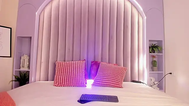 Snapshot of AmberStonne__ chatting on March 17, 2026, 2:58 am AmberStonne online show from March 17, 2026, 2:58 am