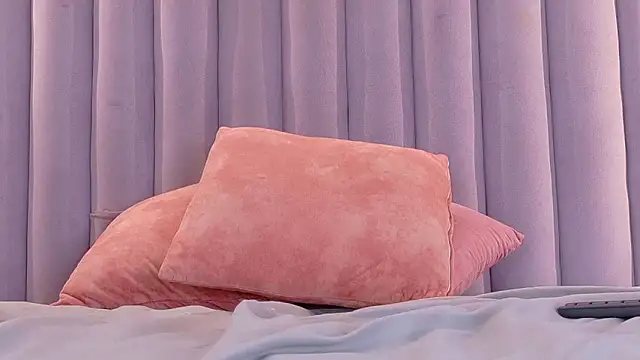 Snapshot of AmberStonne__ chatting on April 11, 2026, 7:45 am AmberStonne online show from April 11, 2026, 7:45 am