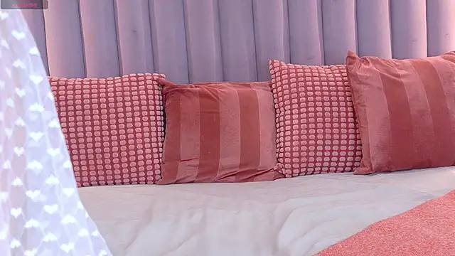 Snapshot of AmberStonne__ chatting on April 1, 2026, 2:57 am AmberStonne online show from April 1, 2026, 2:57 am