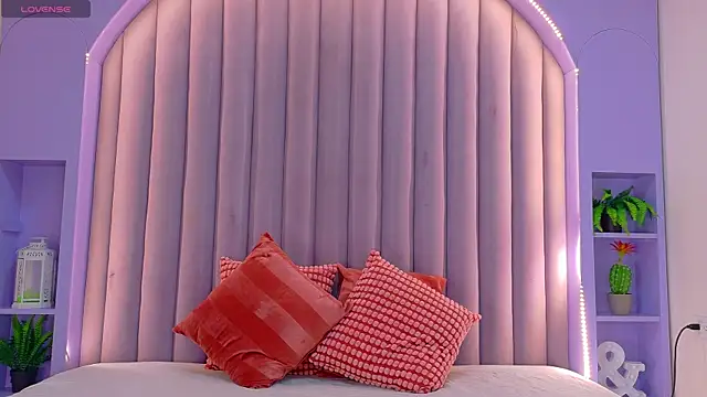 Snapshot of AmberStonne__ chatting on April 7, 2026, 2:46 am AmberStonne online show from April 7, 2026, 2:46 am