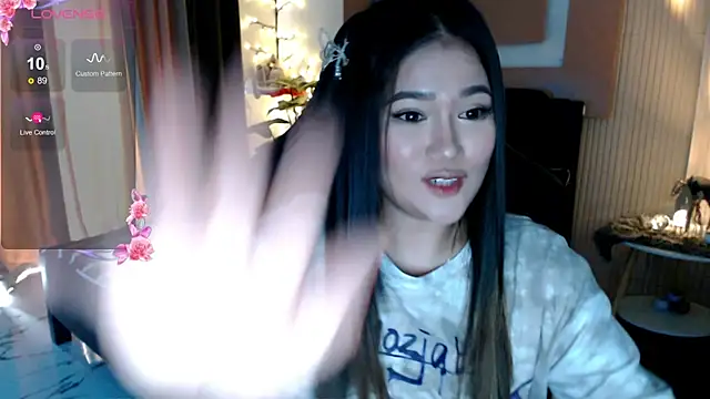 Snapshot of simplykhate chatting on February 6, 2026, 1:34 am simplykhate online show from February 6, 2026, 1:34 am