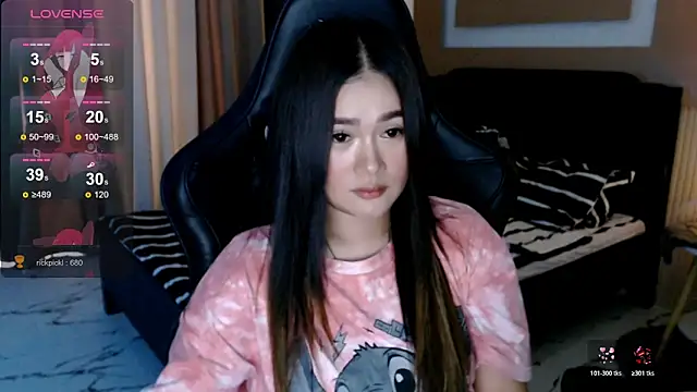 Snapshot of simplykhate chatting on January 18, 2026, 8:18 am simplykhate online show from January 18, 2026, 8:18 am