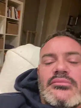 Yvar38 online show from January 5, 2026, 8:34 pm