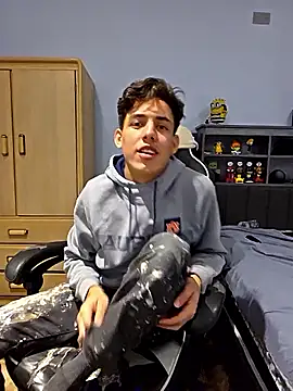 Mralansmith07 online show from January 7, 2026, 11:21 pm