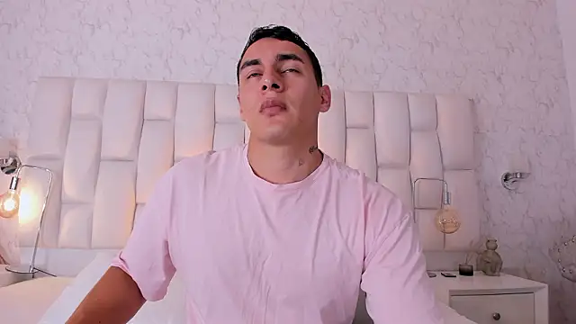 MassimoCo  online show from March 25, 2026, 11:36 pm