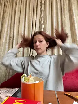 Lily Viola online show from June 1, 2026, 6:35 am