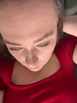 Snapshot of BettySquirtson chatting on January 11, 2026, 8:32 am BettySquirtson online show from January 11, 2026, 8:32 am